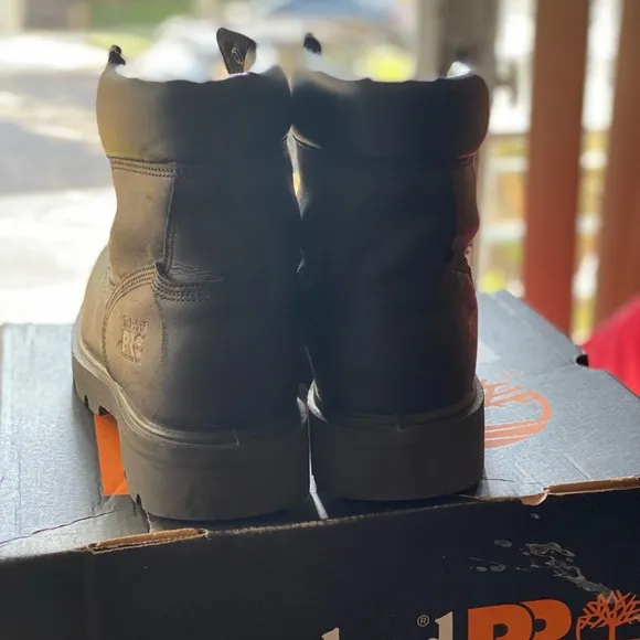 MENS WORK SHOES NWB
