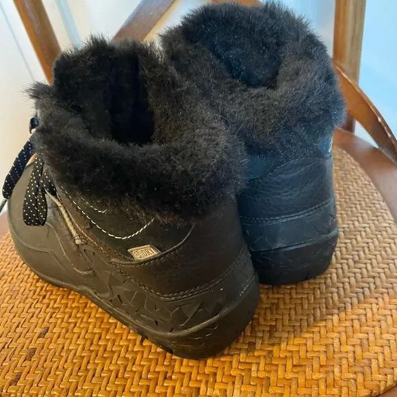 Merrell Aurora ice 6  black faux fur boot size 8.5
