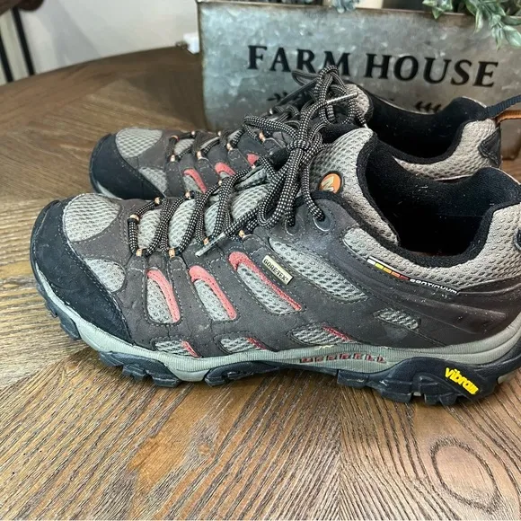 Merrell Men’s Hiking Boots - Size 10