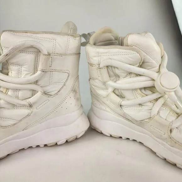 Merrell Waterproof  Insulated Cloud Puff Size 9 Women's Winter Boots White