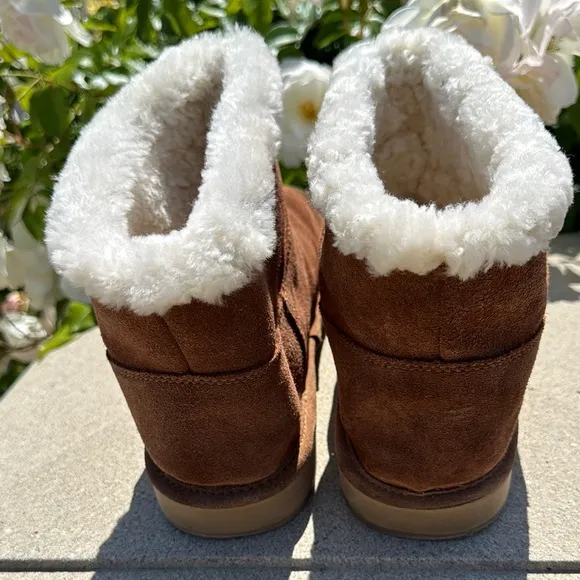 Michael Kors Winter Walnut Suede Ankle Boots - Size 10M