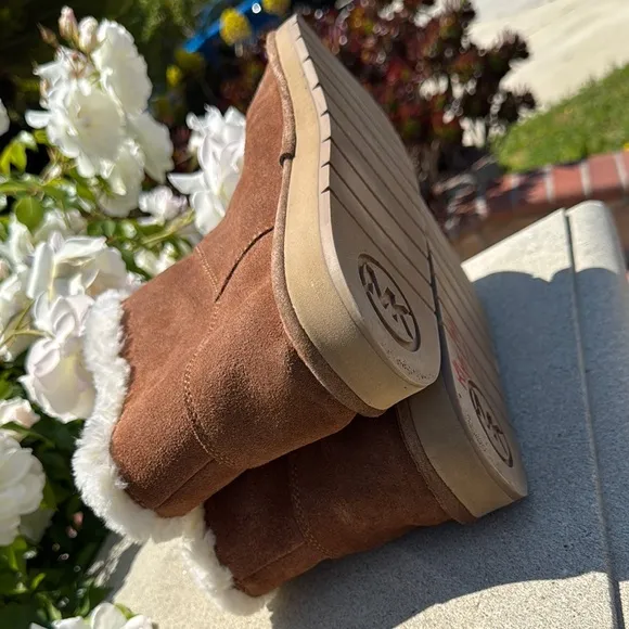 Michael Kors Winter Walnut Suede Ankle Boots - Size 10M