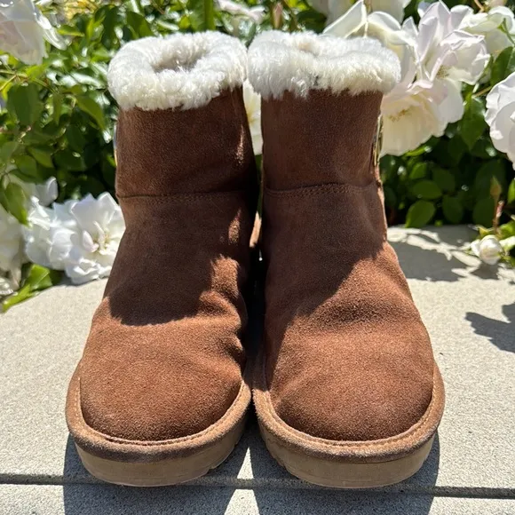 Michael Kors Winter Walnut Suede Ankle Boots - Size 10M