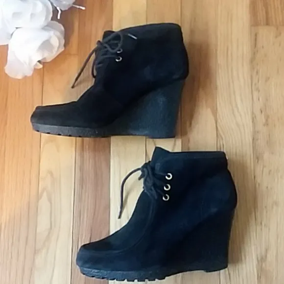 MICHAEL Michael Kors Rory Black Suede Wedges Sz 9