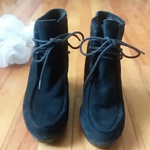 MICHAEL Michael Kors Rory Black Suede Wedges Sz 9