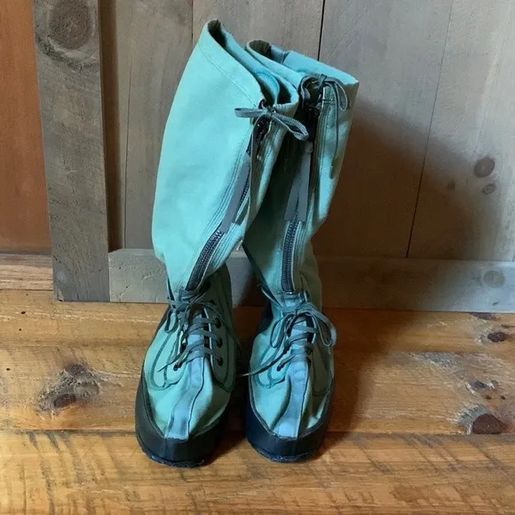 Military Muk Luk Extreme cold weather boots Green Size Small (7-8)