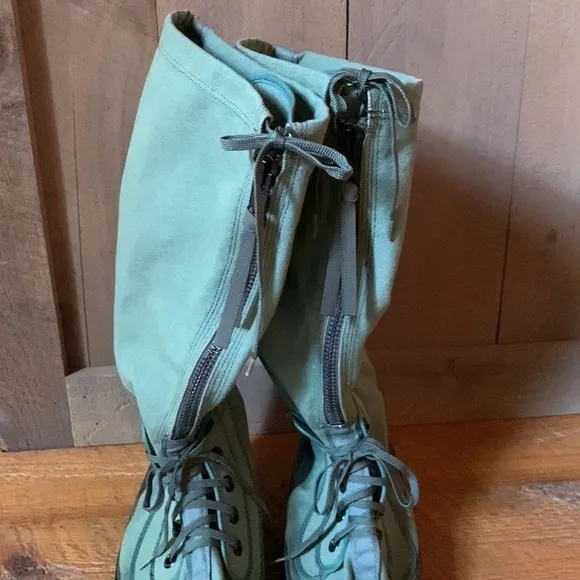 Military Muk Luk Extreme cold weather boots Green Size Small (7-8)