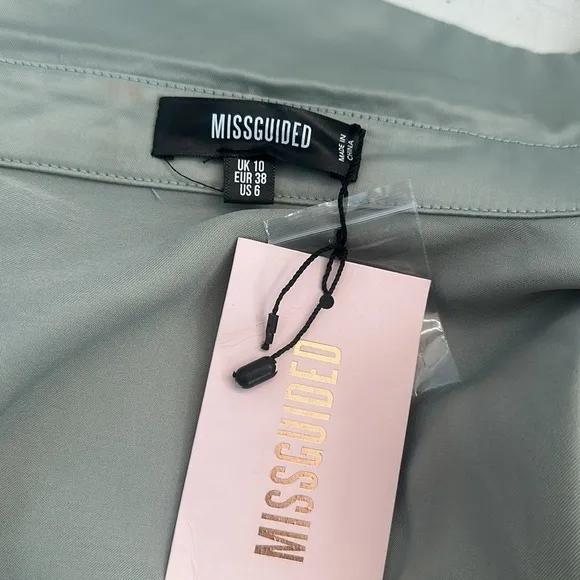 MISGUIDED DEEP CUFF SLIM FIT DRESS SHIRT IN SAGE