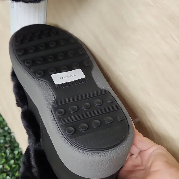 Moon Boot Black Fur Boots