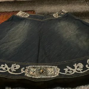 MOST Gorgeous Jean Silver detailing with Fox Fur Size 10! Gorgeous