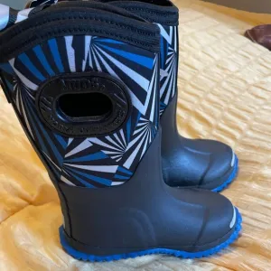 Muds by Nobel Outfitters Insulated Kid Safe Muck Boots! size 7K NWTS Reflective