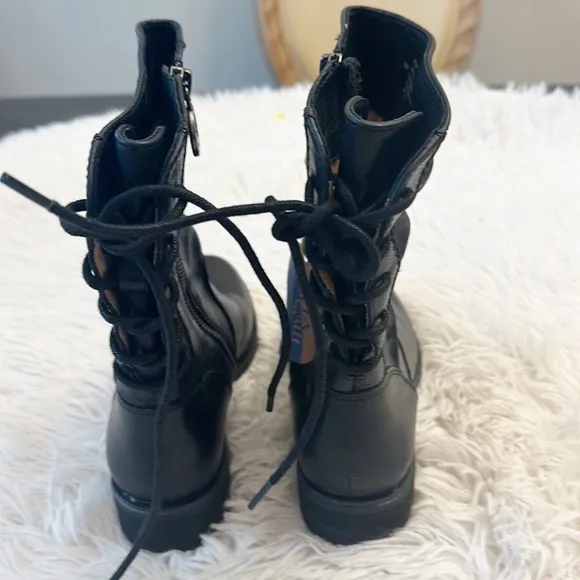 NEW $190 SOFFT Sharnell Black Leather Slouch Lace up low heel boots women size 6