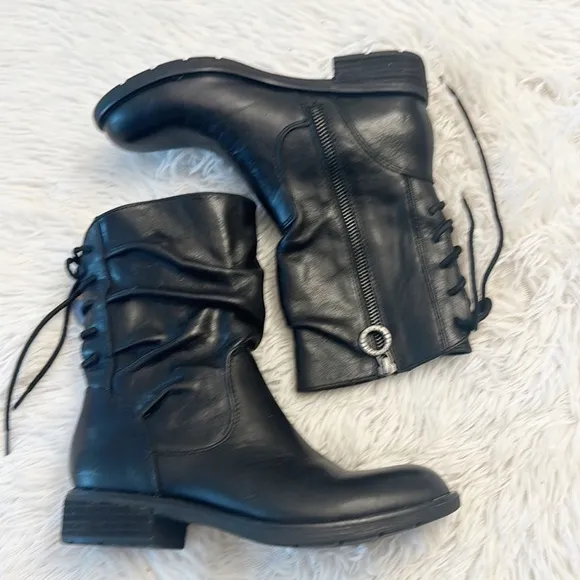 NEW $190 SOFFT Sharnell Black Leather Slouch Lace up low heel boots women size 6