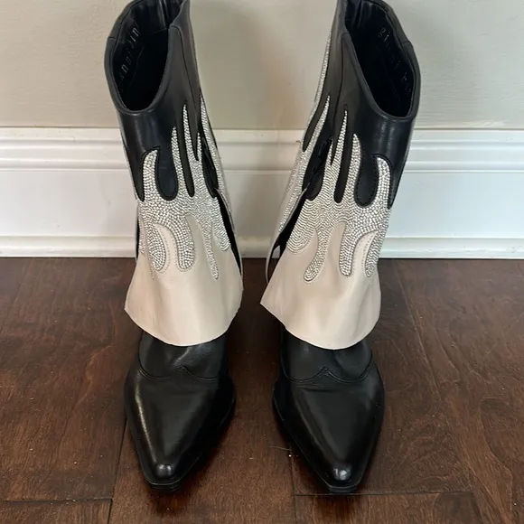 NEW $198 Gianni Bini Conley Western Flame Heel cowgirl boots women size 6