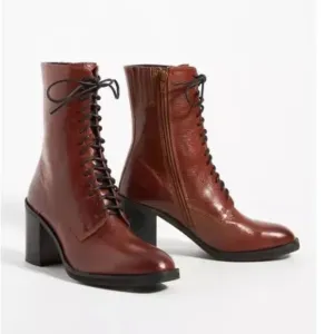 New Anthropologie Jeffrey Campbell SquareToe Lace-Up Boots Size 9