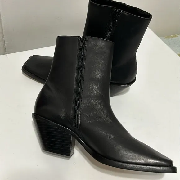 NEW ANTHROPOLOGIE Square-Toe Ankle Boots Size 9 NEW