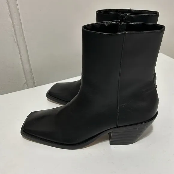 NEW ANTHROPOLOGIE Square-Toe Ankle Boots Size 9 NEW