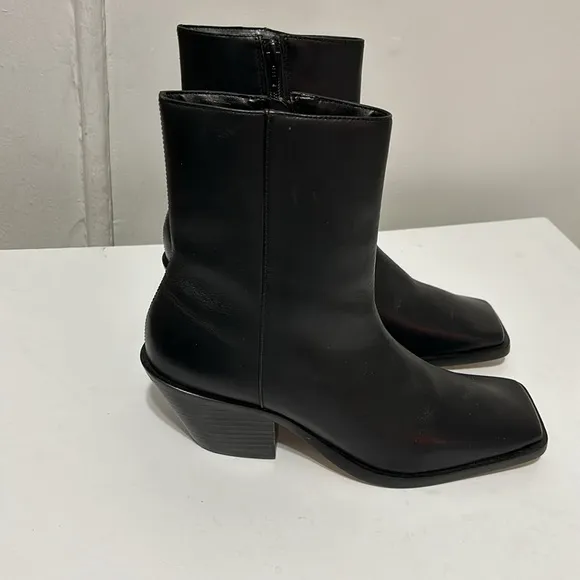 NEW ANTHROPOLOGIE Square-Toe Ankle Boots Size 9 NEW