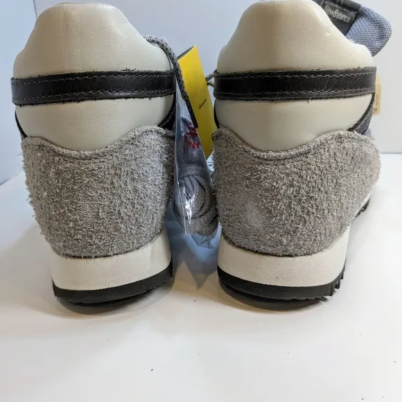 New Balance Rainier Hiking Boots Vibram Raincloud Gray URAINAD New Men's Size 9