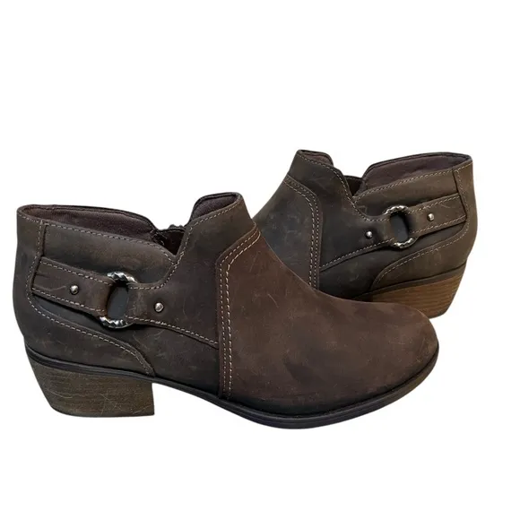 NEW “Clark’s” Brown Leather Ankle Boots Sz 8