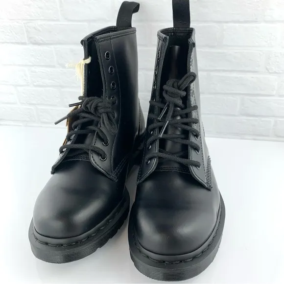 NEW! Dr. Marten’s 1460 Mono Smooth Leather Lace Up Boots Size Women’s 9 M 8 UK 7