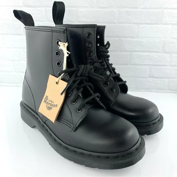 NEW! Dr. Marten’s 1460 Mono Smooth Leather Lace Up Boots Size Women’s 9 M 8 UK 7