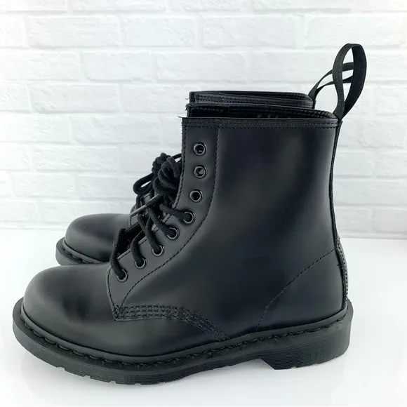 NEW! Dr. Marten’s 1460 Mono Smooth Leather Lace Up Boots Size Women’s 9 M 8 UK 7