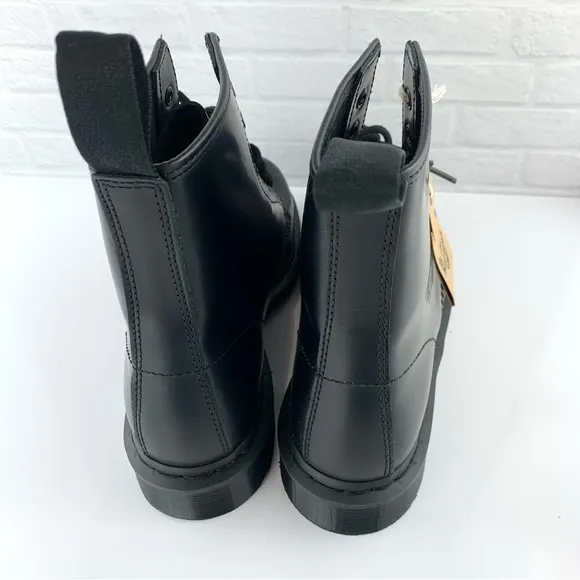 NEW! Dr. Marten’s 1460 Mono Smooth Leather Lace Up Boots Size Women’s 9 M 8 UK 7