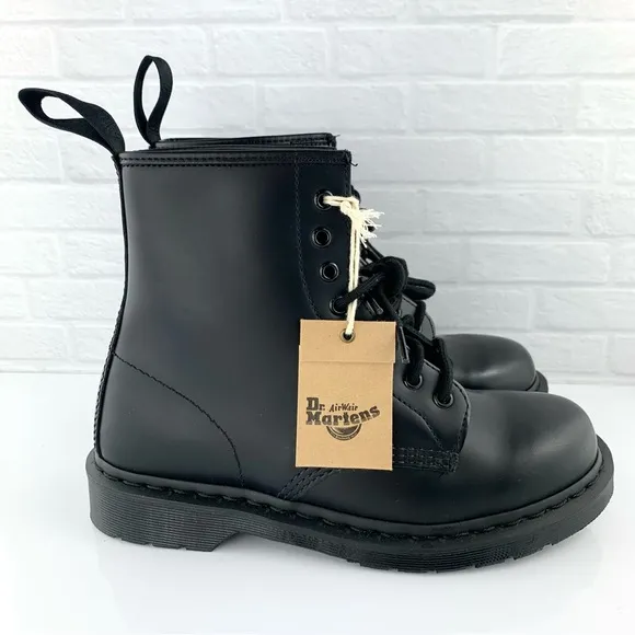 NEW! Dr. Marten’s 1460 Mono Smooth Leather Lace Up Boots Size Women’s 9 M 8 UK 7