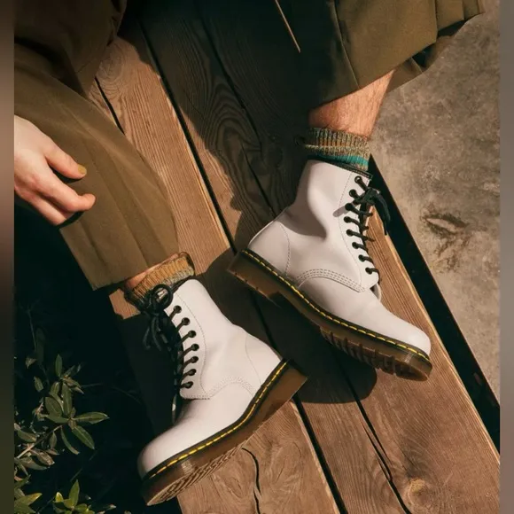 New Dr Martens 1460 Smooth Leather Women Boots Vintage Taupe Size 10 Men Size 9