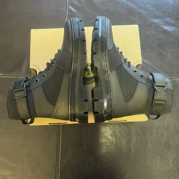 New Dr Martens unisex Combs tech 8 tie boots in black Size: 7(women)