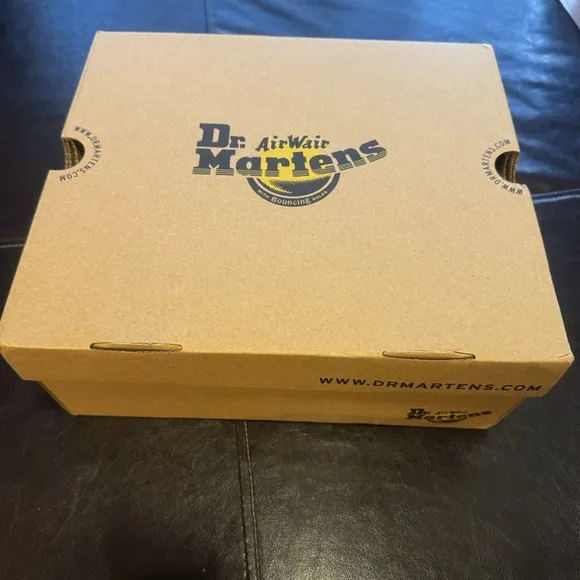New Dr Martens unisex Combs tech 8 tie boots in black Size: 7(women)