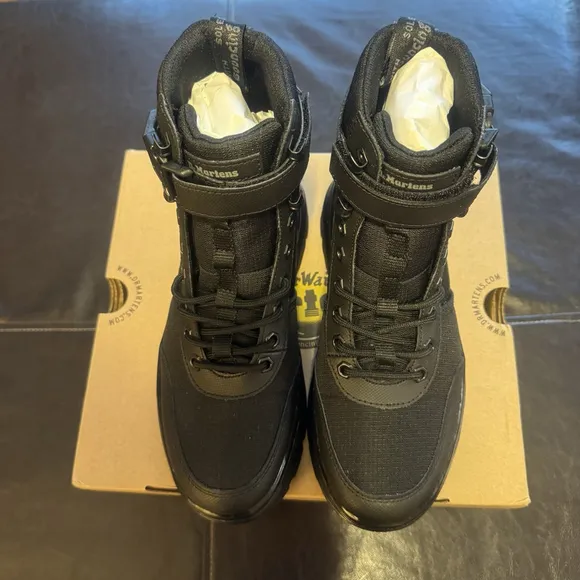 New Dr Martens unisex Combs tech 8 tie boots in black Size: 7(women)