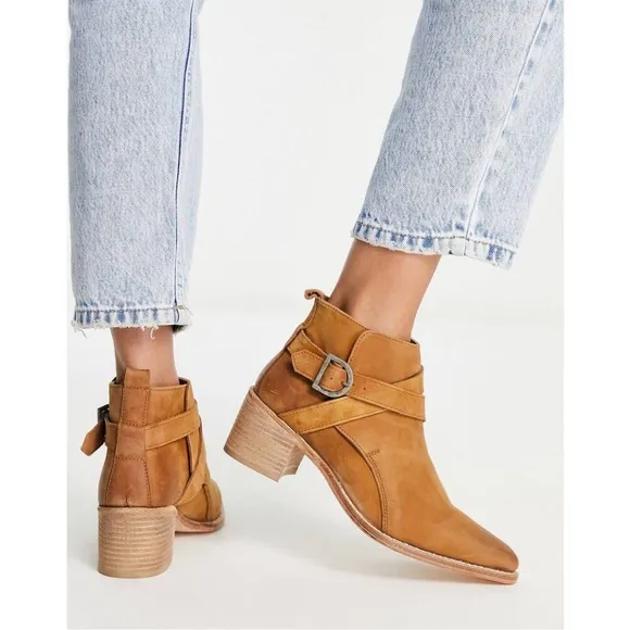 New! Free People Back Loop HeeledAnkle Boot Leather Pointed Toe Bootie Sz 8