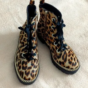 NEW Gianni Bini Combat Boots Animal Print Women Size 6.5 Leopard cheetah