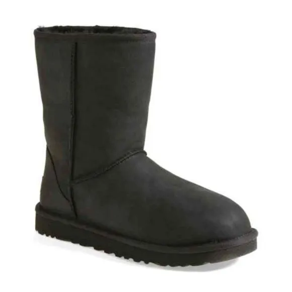 New in Box UGG Classic Short Water-resistant Leather Boots US 6 BLACK