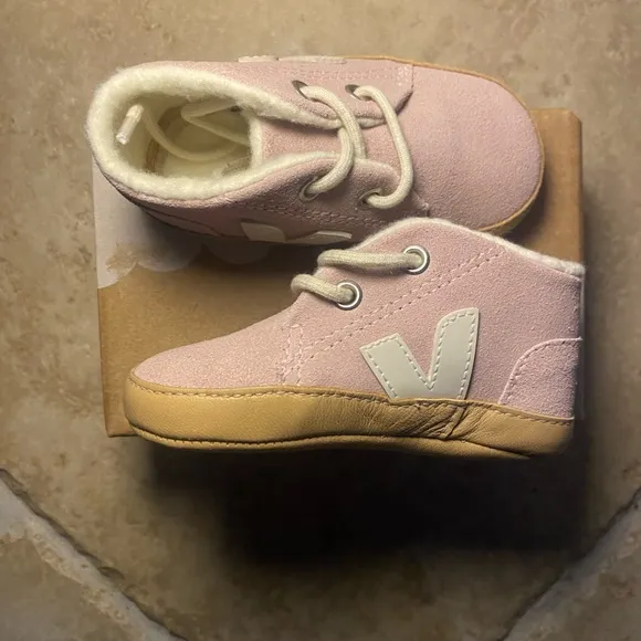 New in Box Veja Baby Girls Babe Pierre Winter Suede Booties Soft Crib Shoes 4c