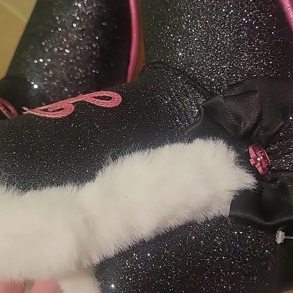 NEW! JUICY COUTURE Glitter Fur Top Boots Big Girls 4.