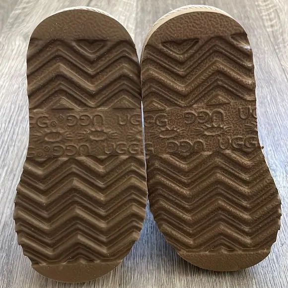 New Kids UGG Australia Toddler Classic Short Sand Sheepskin Winter Warm Boot