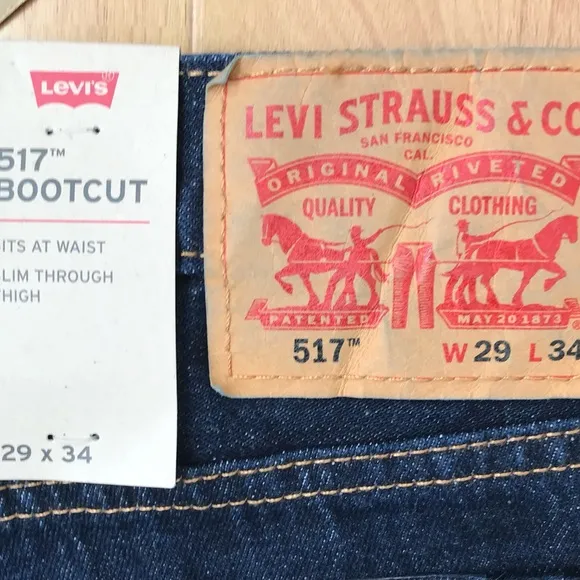 New Levi’s 517 bootcut Men's Classic dark wash Blue Jeans size 29