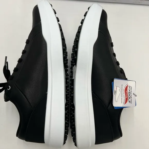 New Men’s Sketchers Golf shoes with arch support size 10. 100% waterproof.