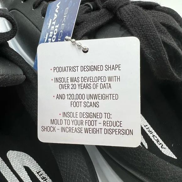 New Men’s Sketchers Golf shoes with arch support size 10. 100% waterproof.