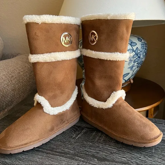 NEW! Michael Kors Nevermind Camel Fur Boots in US4 UK3.5 EU35