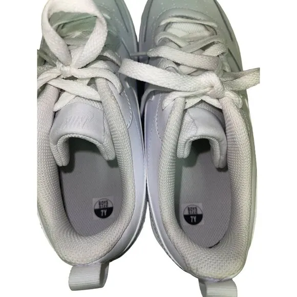 NEW! Nike Court Borough Low 2 Triple White Youth Size 7 7Y Unisex Sneakers Shoes