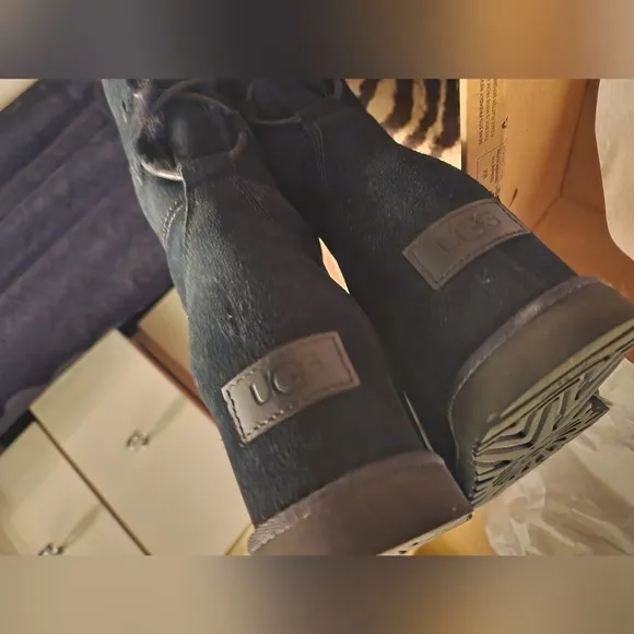 NEW ☆ OTK FEMME BLACK LACEBACK UGGS