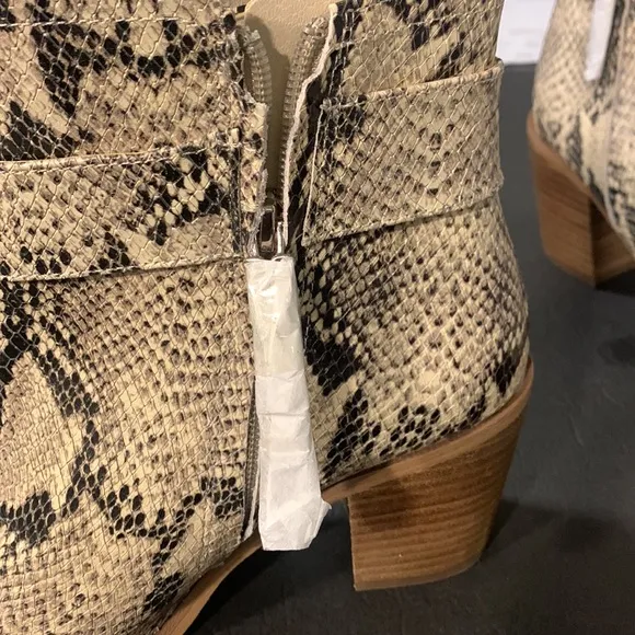 NEW SAM EDELMAN ANKLE BOOTS. LEONIA VERY GORGEOUS