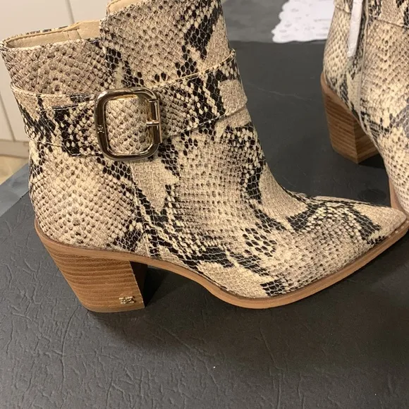 NEW SAM EDELMAN ANKLE BOOTS. LEONIA VERY GORGEOUS