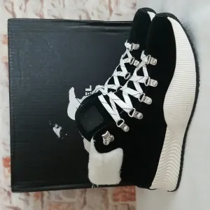 New Sorel Out N About III Conquest Suede Hiker Boots