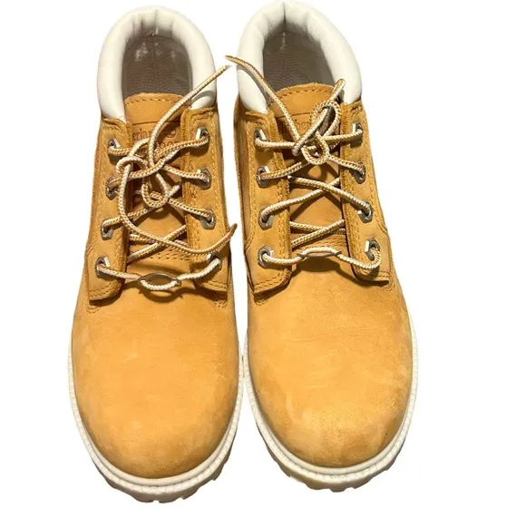 NEW! TIMBERLAND Women's Tan &amp; White Leather Lace Up Outdoor Boots-Size 5