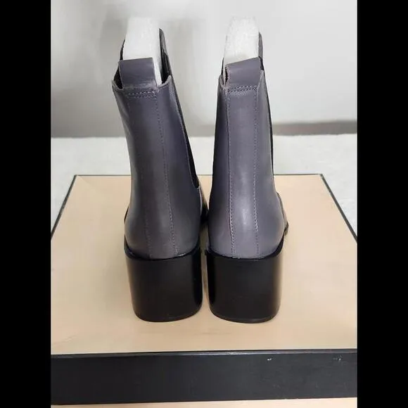 New W Box BCBG Generation Boots for Women